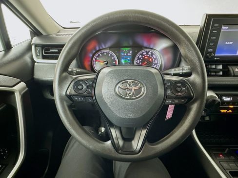 Used 2021 Toyota RAV4 LE image 11