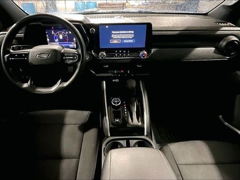 Used 2023 Chevrolet Colorado Trail Boss w/ Technology Package AWD/4WD image 16
