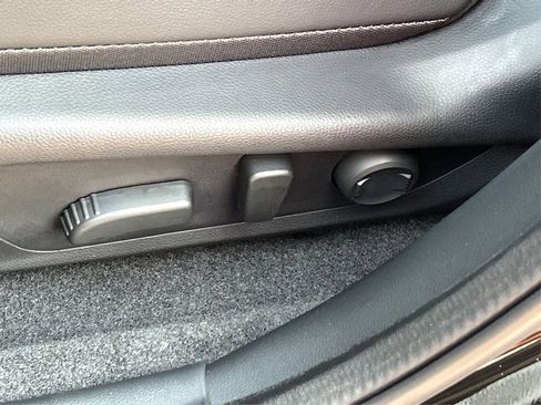 New 2025 Subaru Crosstrek 2.5i Limited image 36