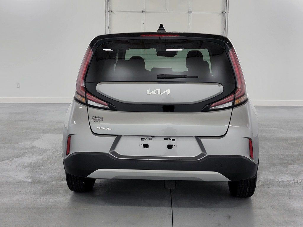 Used 2023 Kia Soul LX FWD image 8