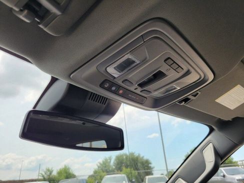 Used 2025 GMC Sierra 1500 SLT RWD image 24