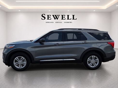 Used 2021 Ford Explorer XLT w/ Equipment Group 202A AWD/4WD image 2