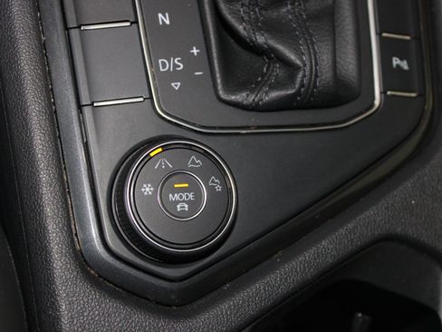 Used 2019 Volkswagen Tiguan SEL image 29