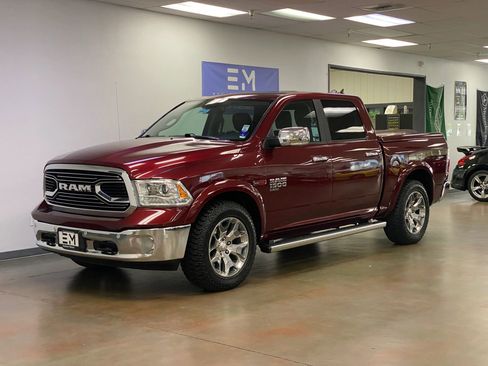 Used 2019 RAM 1500 Laramie w/ Convenience Group RWD image 8
