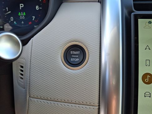 New 2026 Land Rover Discovery Limited Edition image 20