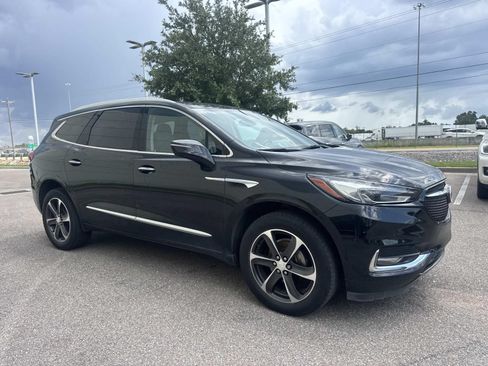 Used 2020 Buick Enclave Essence w/ Sport Touring Edition FWD image 3