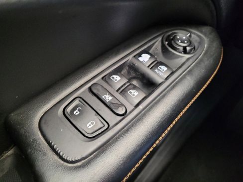 Used 2018 Jeep Compass Limited w/ Navigation Group image 27