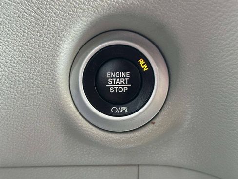 Used 2022 Chrysler Voyager LX FWD image 39
