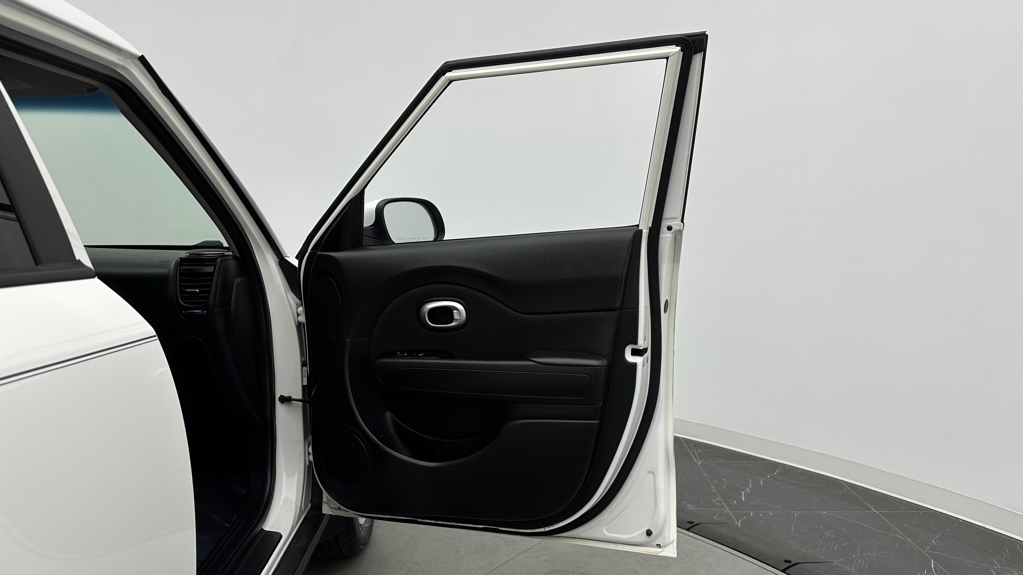Used 2019 Kia Soul FWD image 34