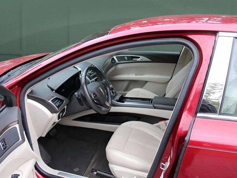 Used 2017 Lincoln MKZ Reserve image 9