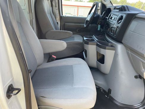 Used 2017 Ford E-350 and Econoline 350 Super Duty RWD image 14