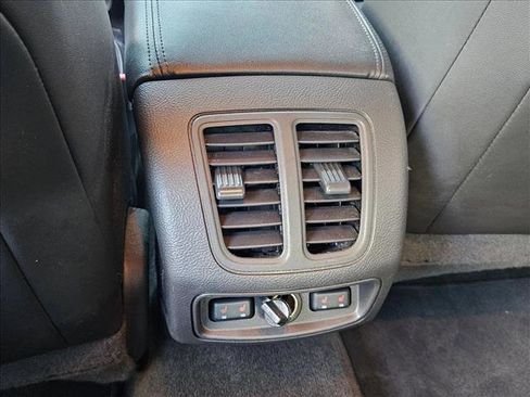 Used 2017 Ford Taurus Limited FWD image 15