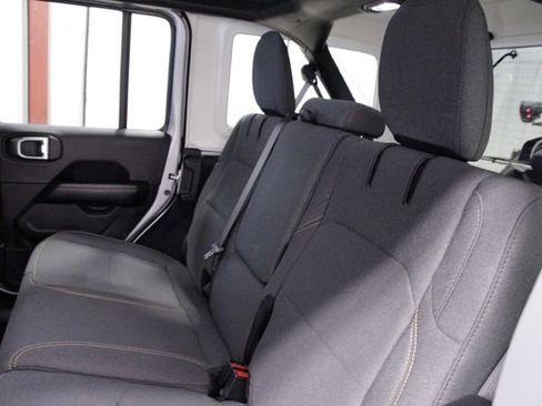 Used 2024 Jeep Wrangler Unlimited Sahara w/ Technology Group AWD/4WD image 16