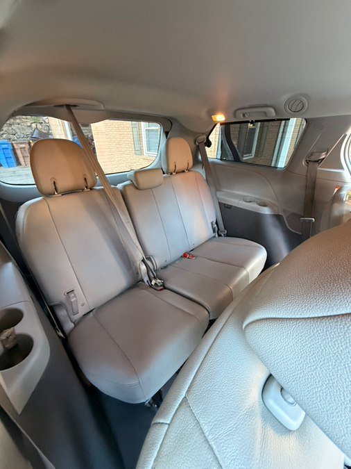Used 2019 Toyota Sienna XLE FWD image 10