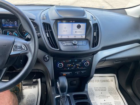 Used 2019 Ford Escape SE FWD image 18