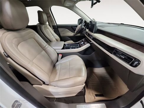 Used 2020 Lincoln Aviator Reserve w/ Elements Package Plus image 15