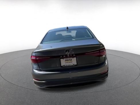 Used 2025 Volkswagen Jetta SE image 12