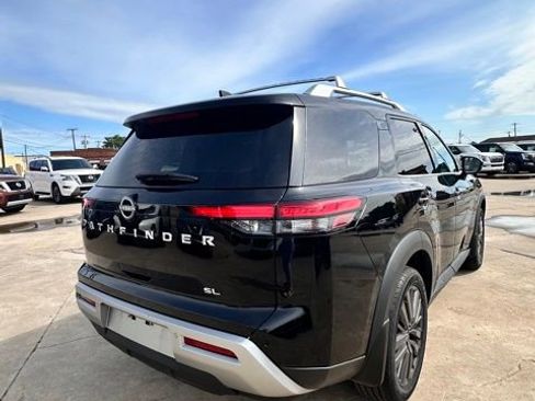 Certified 2022 Nissan Pathfinder SL w/ SL Premium Package FWD image 7