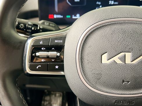 Used 2025 Kia Sorento SX FWD image 18