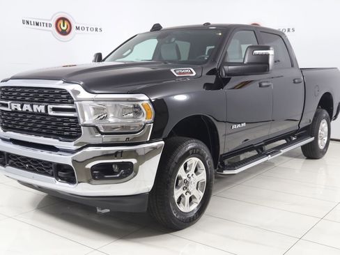 Used 2024 RAM 2500 Big Horn w/ Level 2 Equipment Group AWD/4WD image 5