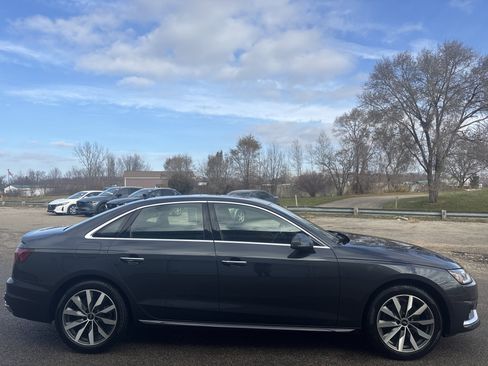 Used 2022 Audi A4 2.0T Premium w/ Convenience Package image 2