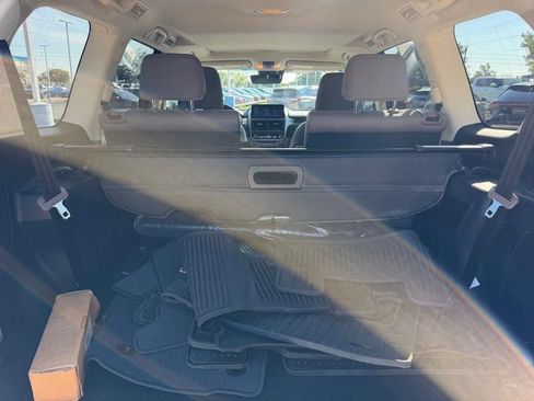 Used 2023 Lexus GX 460 Premium w/ Accessory Package AWD/4WD image 25