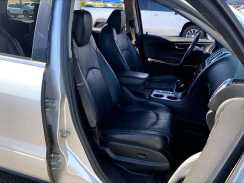 Used 2011 GMC Acadia SLT AWD/4WD image 8