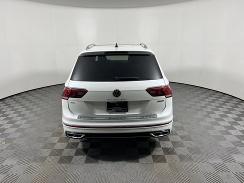 Used 2024 Volkswagen Tiguan SEL R-Line AWD/4WD image 4