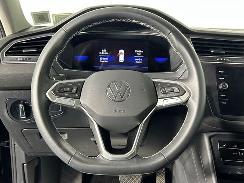 Used 2023 Volkswagen Tiguan SE w/ Panoramic Sunroof Package AWD/4WD image 24