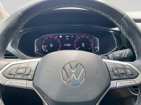 Used 2022 Volkswagen Taos SEL AWD/4WD image 23