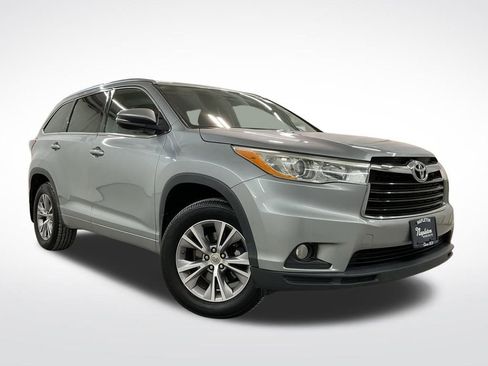 Used 2014 Toyota Highlander XLE image 5