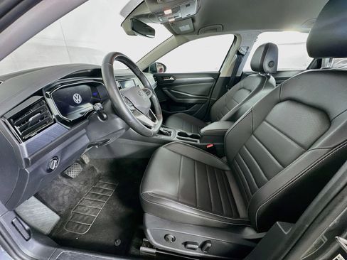 Used 2024 Volkswagen Jetta SE FWD image 13