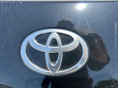 Used 2025 Toyota Camry SE w/ Convenience Package FWD image 15