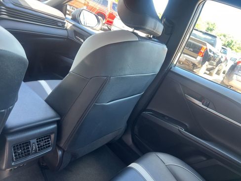 Used 2025 Toyota Camry SE w/ Convenience Package FWD image 22
