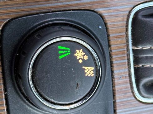 Used 2017 GMC Acadia SLE image 21