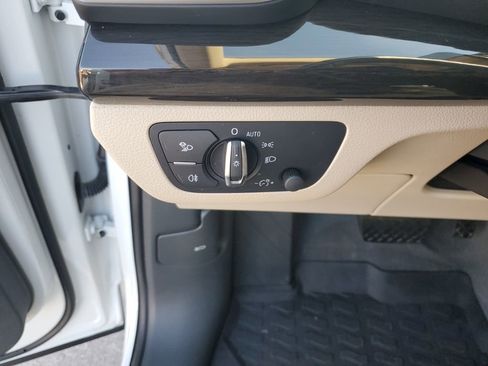 Used 2020 Audi Q5 2.0T Premium w/ Convenience Package image 32