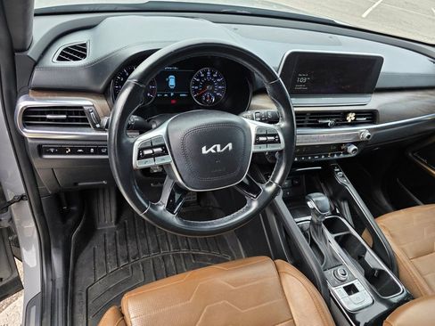 Used 2022 Kia Telluride SX w/ SX Prestige Package image 17