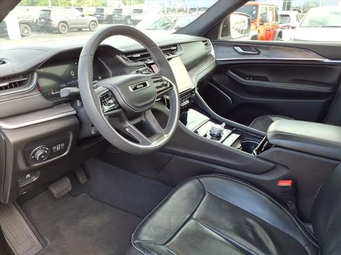 Certified 2023 Jeep Grand Cherokee L Overland AWD/4WD image 8