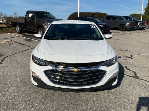 Used 2023 Chevrolet Malibu LT image 2