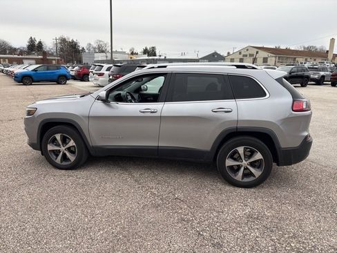 Used 2019 Jeep Cherokee Limited image 5