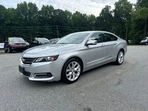 Used 2019 Chevrolet Impala Premier FWD image 2