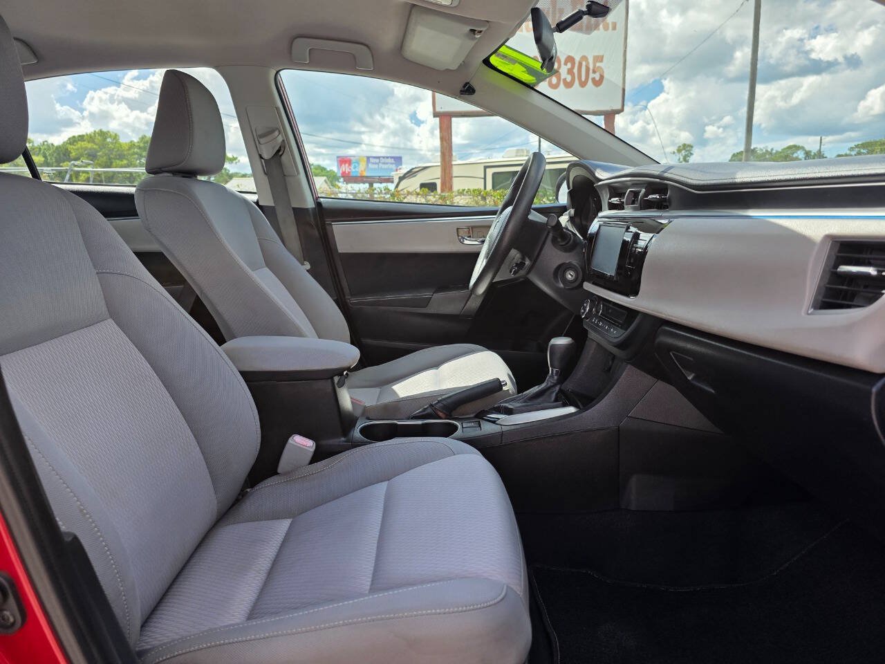 Used 2014 Toyota Corolla LE FWD image 13