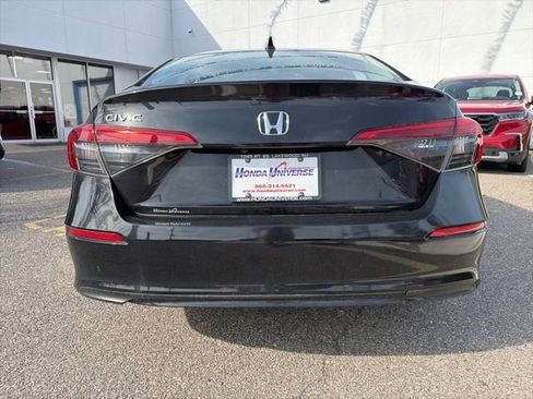 Used 2023 Honda Civic EX image 6