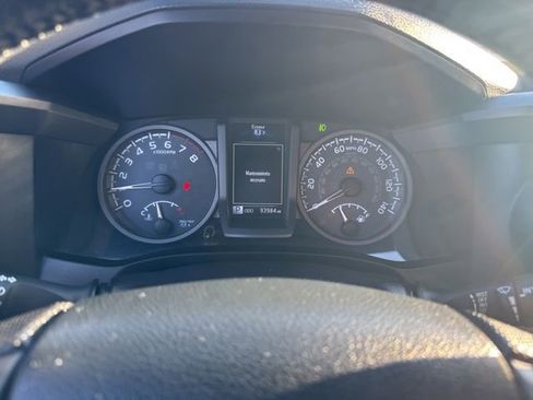 Used 2016 Toyota Tacoma TRD Off-Road w/ Premium & Technology Package image 7