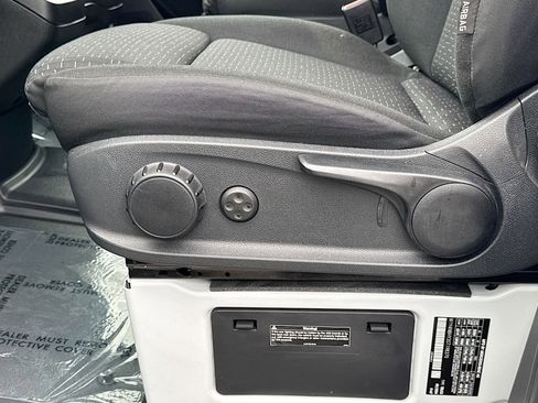 Used 2025 Mercedes-Benz Sprinter 2500 image 18