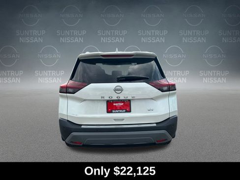 Used 2023 Nissan Rogue SV w/ SV Premium B Package FWD image 4