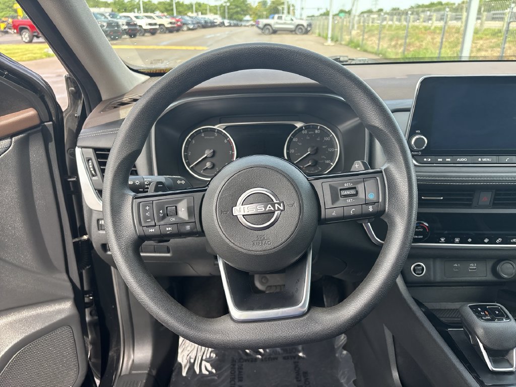 Certified 2023 Nissan Rogue SV FWD image 28