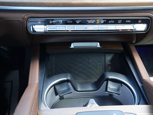 Used 2025 Mercedes-Benz GLE 350 4MATIC image 41