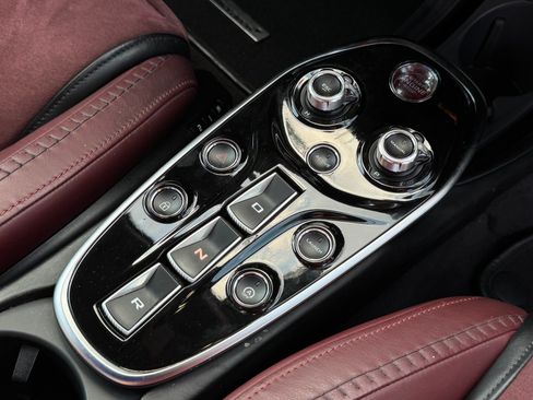 Used 2020 McLaren GT RWD image 38