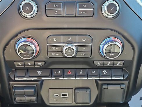 Used 2023 GMC Sierra 2500 AT4 w/ Gooseneck/5TH Wheel Package image 22